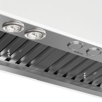 Coifa de embutir Elica em inox com botões de controle e iluminação em Led,ideal para cozinhas modernas e elegantes.