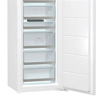 Freezer Gorenje Porta para Revestir 235 Litros branco embutido com várias gavetas transparentes e porta sem puxador