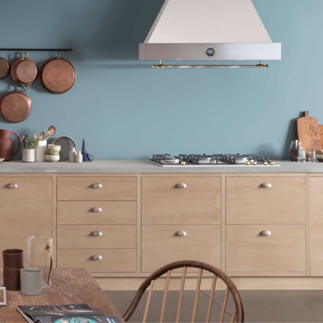 Cooktop Bertazzoni Heritage 5 Bocas à Gás Inox 89cm: cooktop a gás inox 5 bocas com trempes em ferro e design italiano elegante na bancada