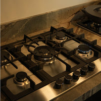 Cooktop à Gás Debacco Zurique 5 Bocas Inox 70cm em inox escovado com 5 queimadores, trempes de ferro fundido e acendimento automático