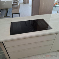 Cooktop de Indução Tecno 5 Zonas 90cm em vitrocerâmica preta embutido, acabamento liso e controle touch, estilo moderno