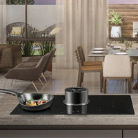 Cooktop de Indução Tecno com Coifa Retrátil 90cm: cooktop de indução Tecno 4 zonas em vitrocerâmica preta com coifa retrátil central e acabamento premium