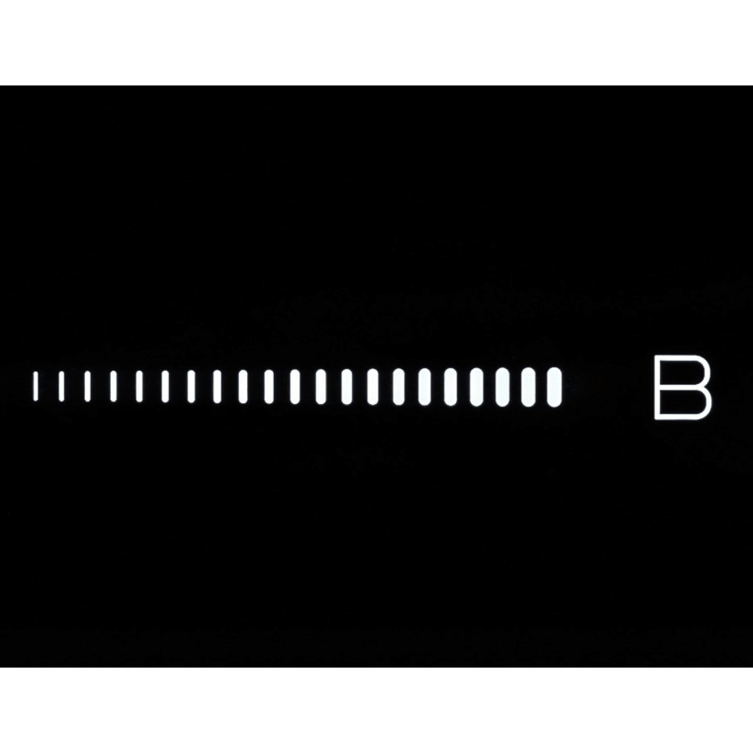 Cooktop de Indução Tecno 4 Zonas 60cm painel touch slider branco sobre vitrocerâmica preta indicando nível B