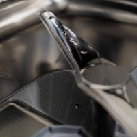 Lava-Louças Bertazzoni Heritage 16 Serviços Inox 60cm mostrando interior inox Tall Tub com braço aspersor cromado e acabamento premium