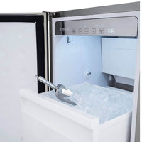 Máquina de Gelo Tecno Professional 50kg/dia Inox 45cm ice maker de embutir com acabamento inox, porta aberta, painel digital e cesto com gelo