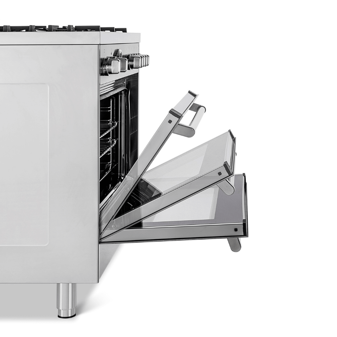 Fogão Bertazzoni Master 5 Bocas com forno a gás inox e portas do forno abertas, destacando seu design moderno.