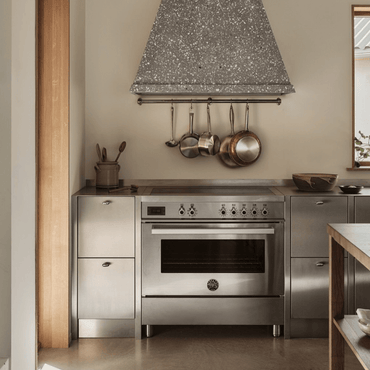 Fogão Bertazzoni Professional Indução 5 Zonas com Forno Elétrico 108 Litros Inox 90cm