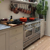 Fogão Bertazzoni Heritage Inox 120cm 6 Bocas Forno Elétrico 138L fogão de piso inox com 6 bocas, forno elétrico duplo, puxadores dourados e design italiano