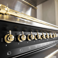 Fogão Lofra Dolcevita Preto 120cm 7 Bocas Forno Elétrico Duplo 124L - painel preto com botões dourados, puxadores e design profissional de piso