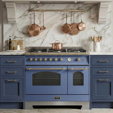 Fogão Lofra Dolcevita Lavanda 90cm 5 Bocas Forno Duplo Elétrico 106L - fogão de piso azul estilo italiano com acabamento inox, grelhas e puxadores dourados