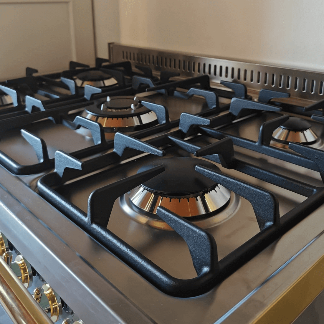 Fogão Lofra Dolcevita Inox 90cm 5 Bocas Forno Elétrico 102L - fogão de piso inox 5 bocas com grelhas em ferro fundido e queimadores Sabaf