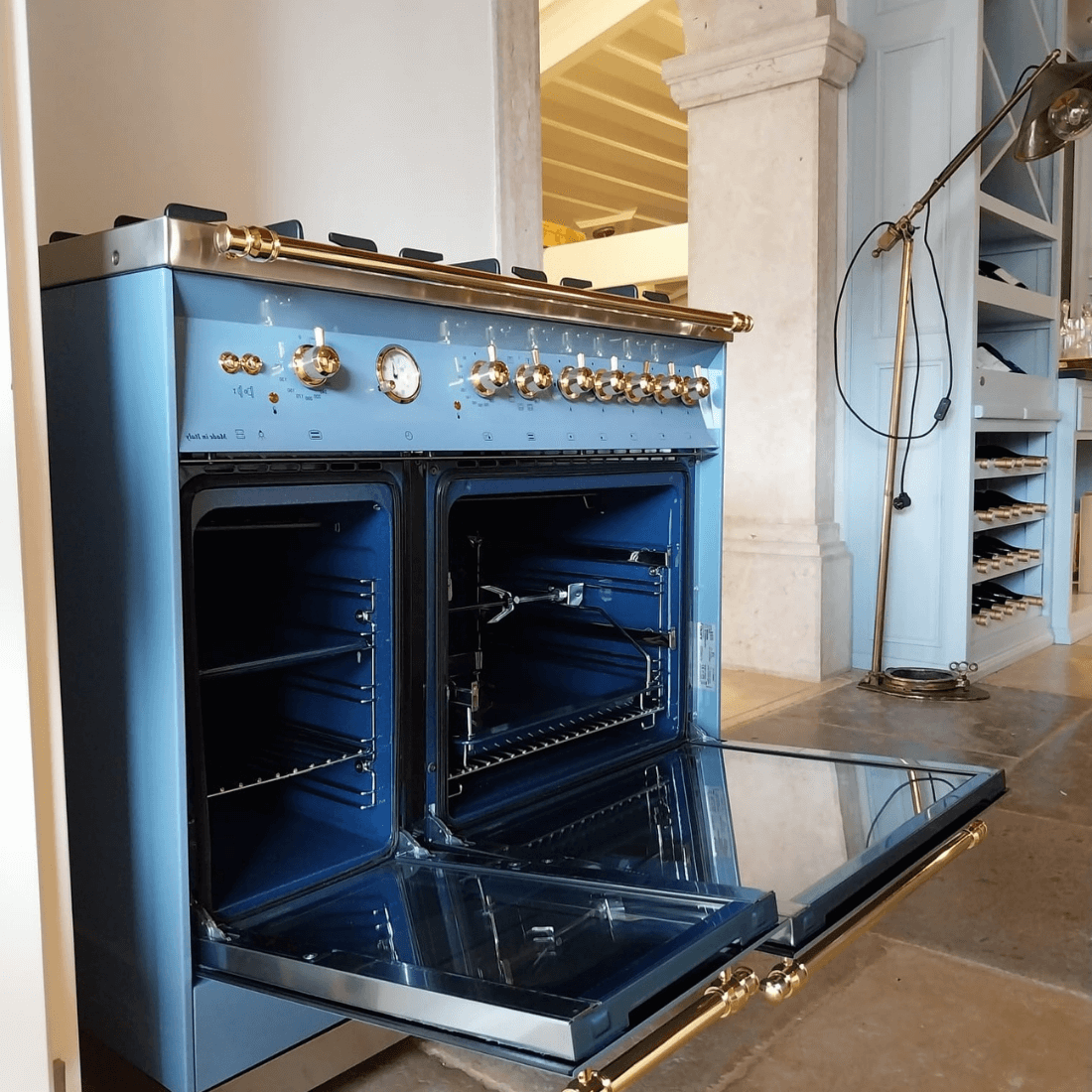 Fogão Lofra Dolcevita Lavanda 90cm 5 Bocas Forno Duplo Elétrico 106L, fogão de piso lavanda com acabamento inox dourado, forno duplo aberto