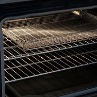 Fogão Evol Profissional forno elétrico 163L com grelhas e cesta air fryer interna vista detalhada