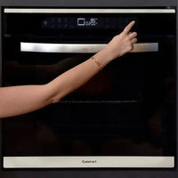 Torre Quente Cuisinart Arkton Black 60cm | Forno e Micro: forno combinado de embutir 35L em vidro preto com painel digital touch e puxador inox