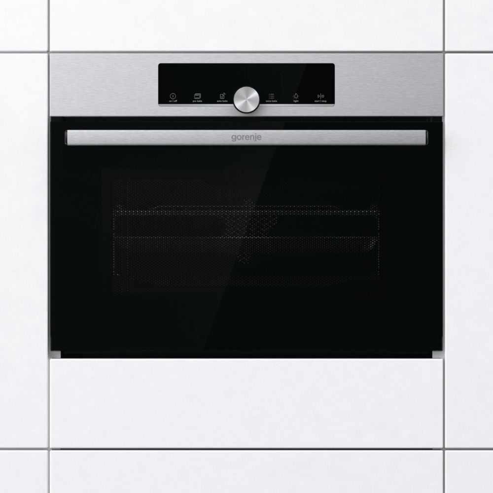 Forno Gorenje Combinado com Micro-ondas 50 Litros Inox 60cm embutido em inox com painel digital touch, puxador horizontal e porta de vidro preto