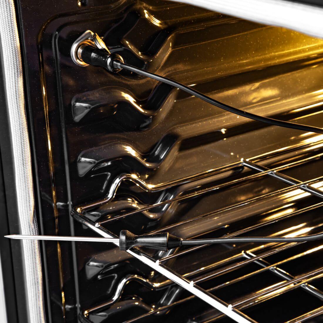 Forno Evol Elétrico 135L inox 76cm interior com grelha e termopar para assados profissionais