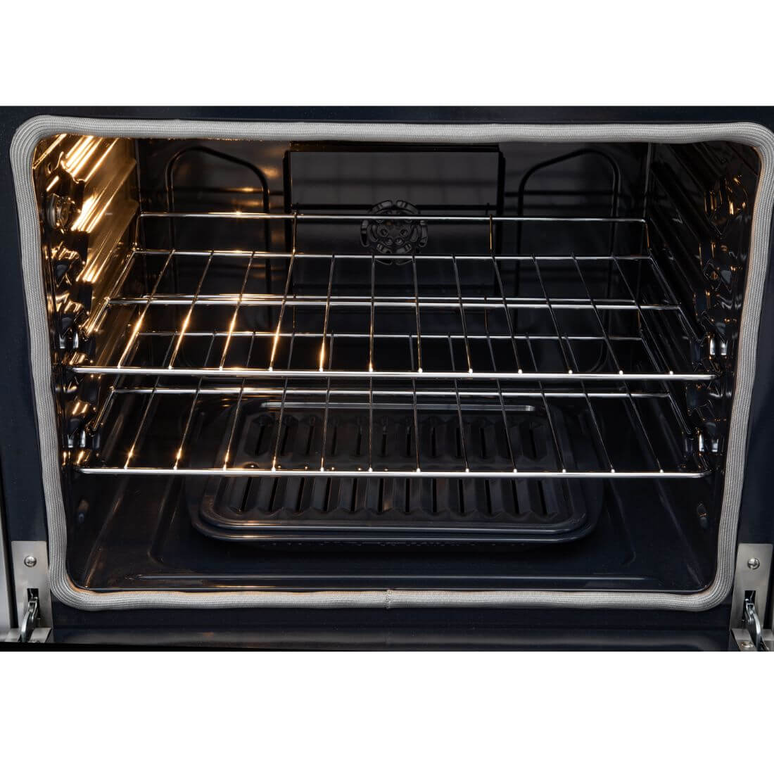 Forno Evol Elétrico 135L inox 76cm com interior espaçoso, grades e assadeira para uso em marcenaria e projetos de alto padrão