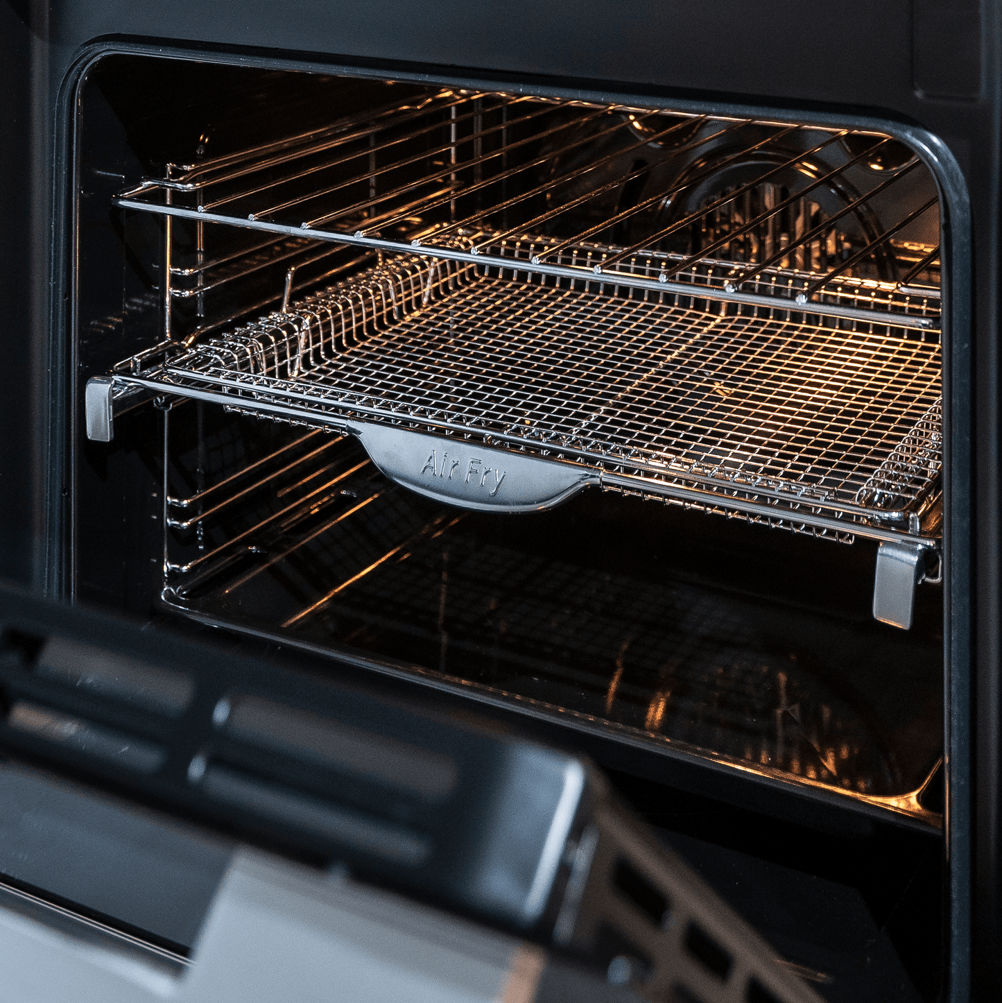 Forno Evol Elétrico IX17 73L com Air Fryer e cesto interno em aço inox e vidro preto
