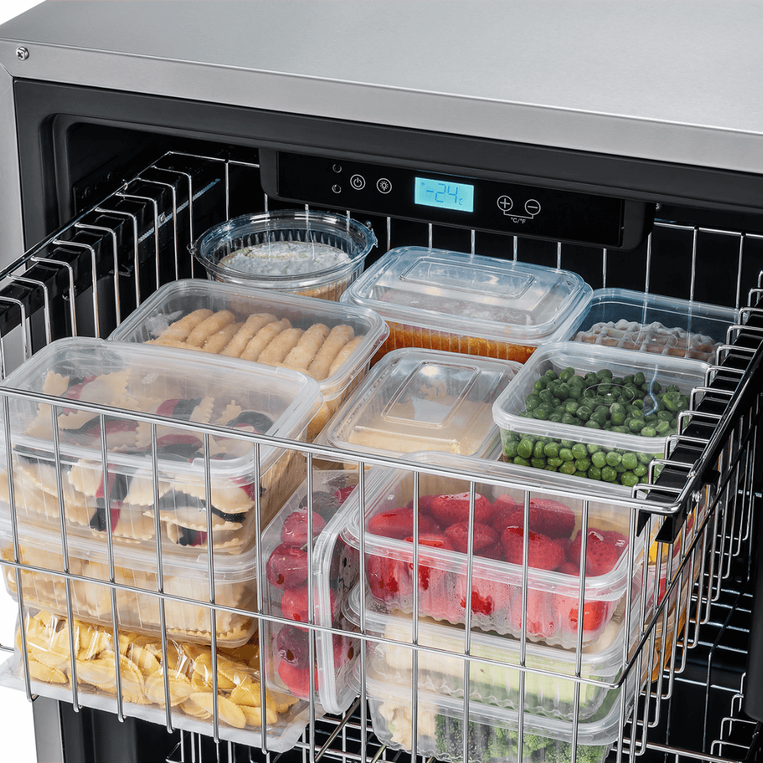 Freezer Tecno Professional 100 Litros Inox 60cm - freezer de embutir inox com gavetas em arame, puxador tubular e painel digital visível