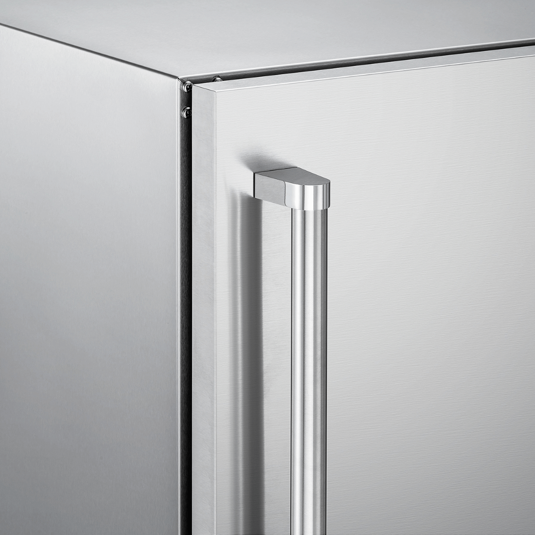 Freezer Tecno Professional 100 Litros Inox 60cm - freezer de embutir em inox com porta e puxador tubular robusto, design para cozinha planejada