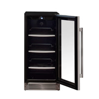 Cervejeira de embutir Cuisinart Arkton Inox 38cm 220V - frigobar de embutir com porta de vidro, acabamento inox e prateleiras internas