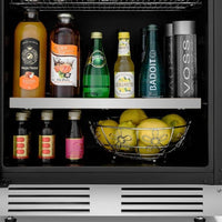 Frigobar Tecno Professional 136 Litros Inox 60cm com interior inox, prateleira metálica ajustável, iluminação e garrafas organizadas