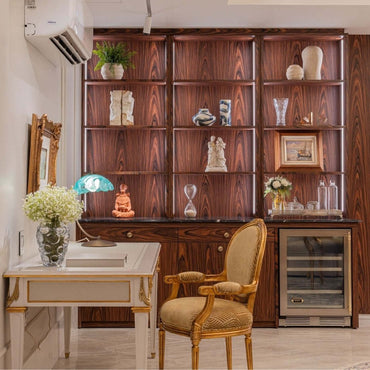 Frigobar Tecno Vintage 136 Litros Inox 60cm em área gourmet com acabamento inox, porta de vidro reversível, prateleiras e iluminação interna