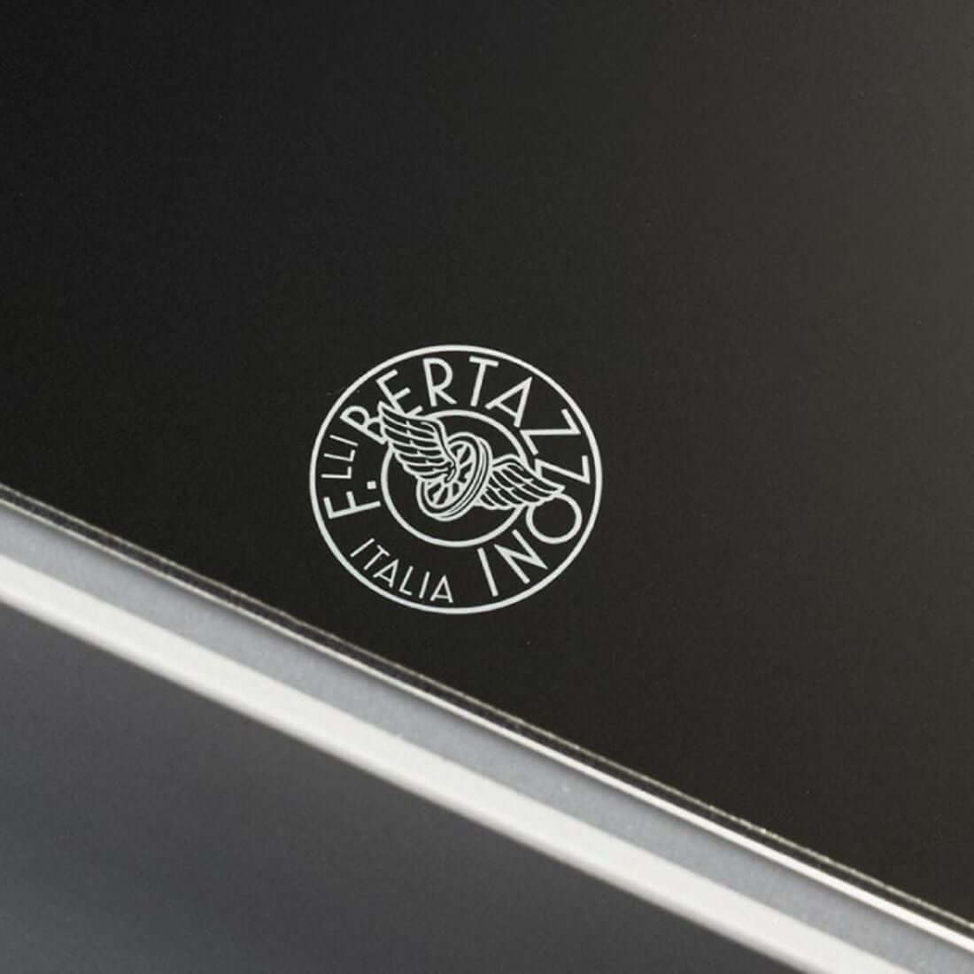 Gaveta Aquecida Bertazzoni Professional 4 Serviços Inox 60cm em inox escovado com logo Bertazzoni e painel touch embutido para instalação