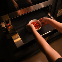 Gaveta Aquecida Debacco Montreal Inox e Vidro 60cm em inox com vidro, puxador discreto e painel de controle, gaveta de aquecimento embutida