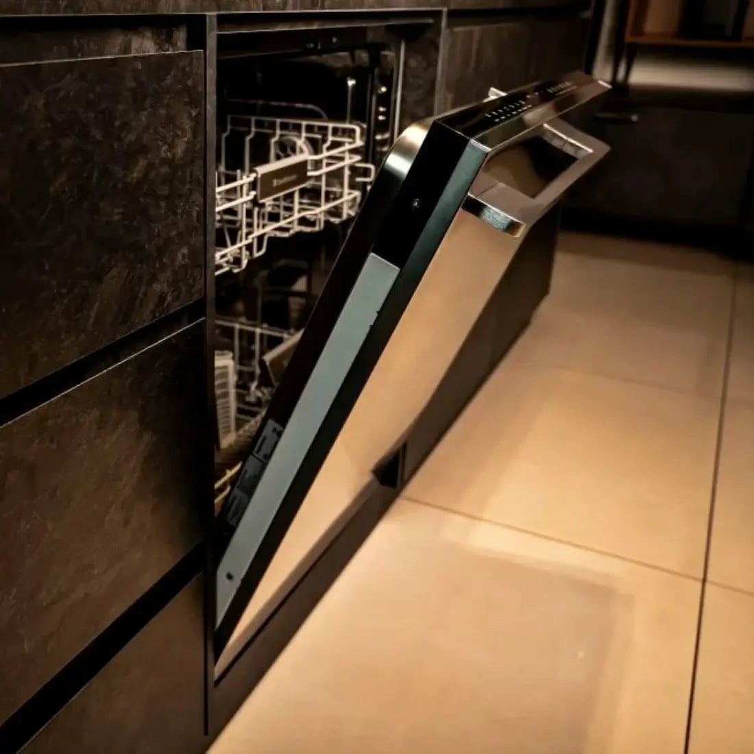 Painel de Inox Debacco para Lava-Louças 60cm: Painel inox para lava louças de embutir Debacco com acabamento escovado, painel de controle digital e 2 cestos visíveis