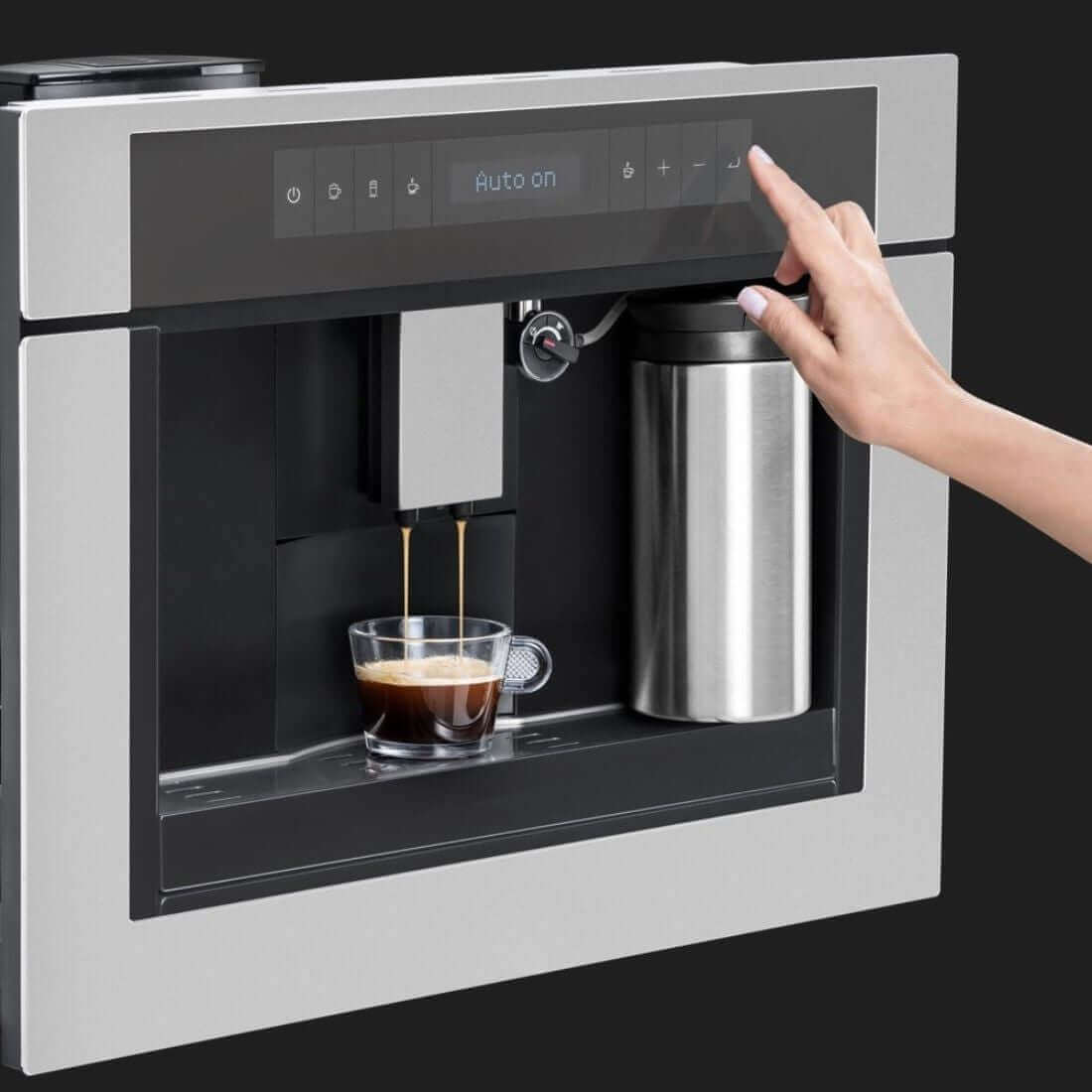 Cafeteira Tecno Original Automática de Embutir Inox 60cm - máquina de café de embutir inox com display touch, saída dupla, reservatório de leite e design embutido