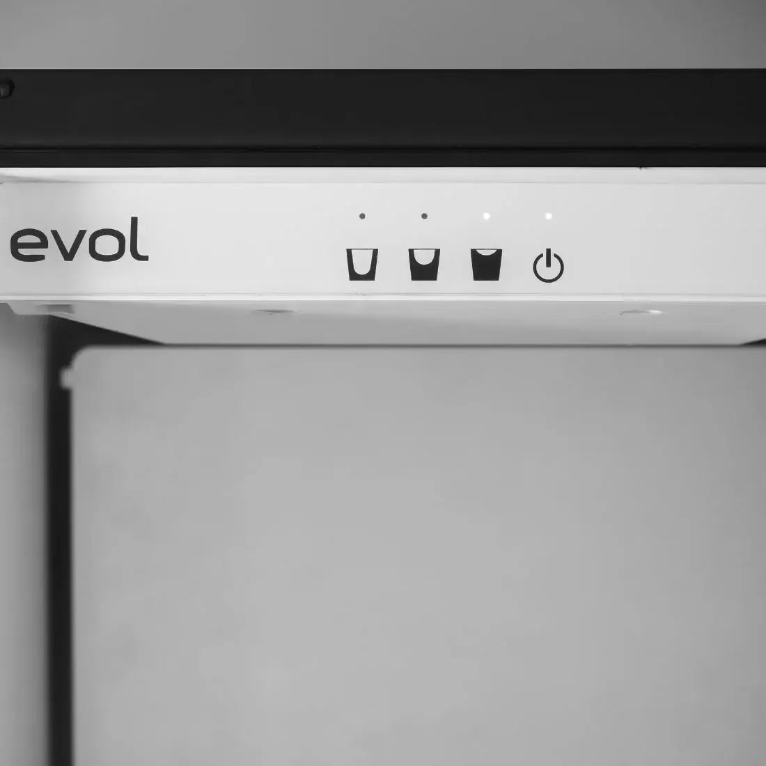 Máquina de Gelo Evol 20kg/dia Inox 38cm Evol ice maker de embutir com acabamento inox, painel frontal com display e ícones de nível