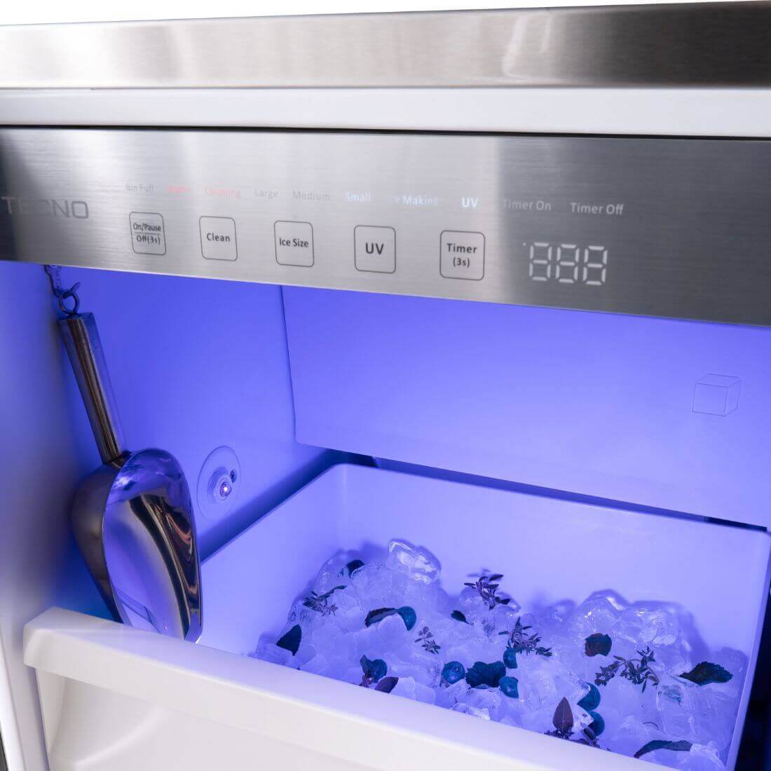 Máquina de Gelo Tecno Professional 50kg/dia Inox 45cm: ice maker embutir em inox com painel digital, luz UV e depósito com gelo e concha