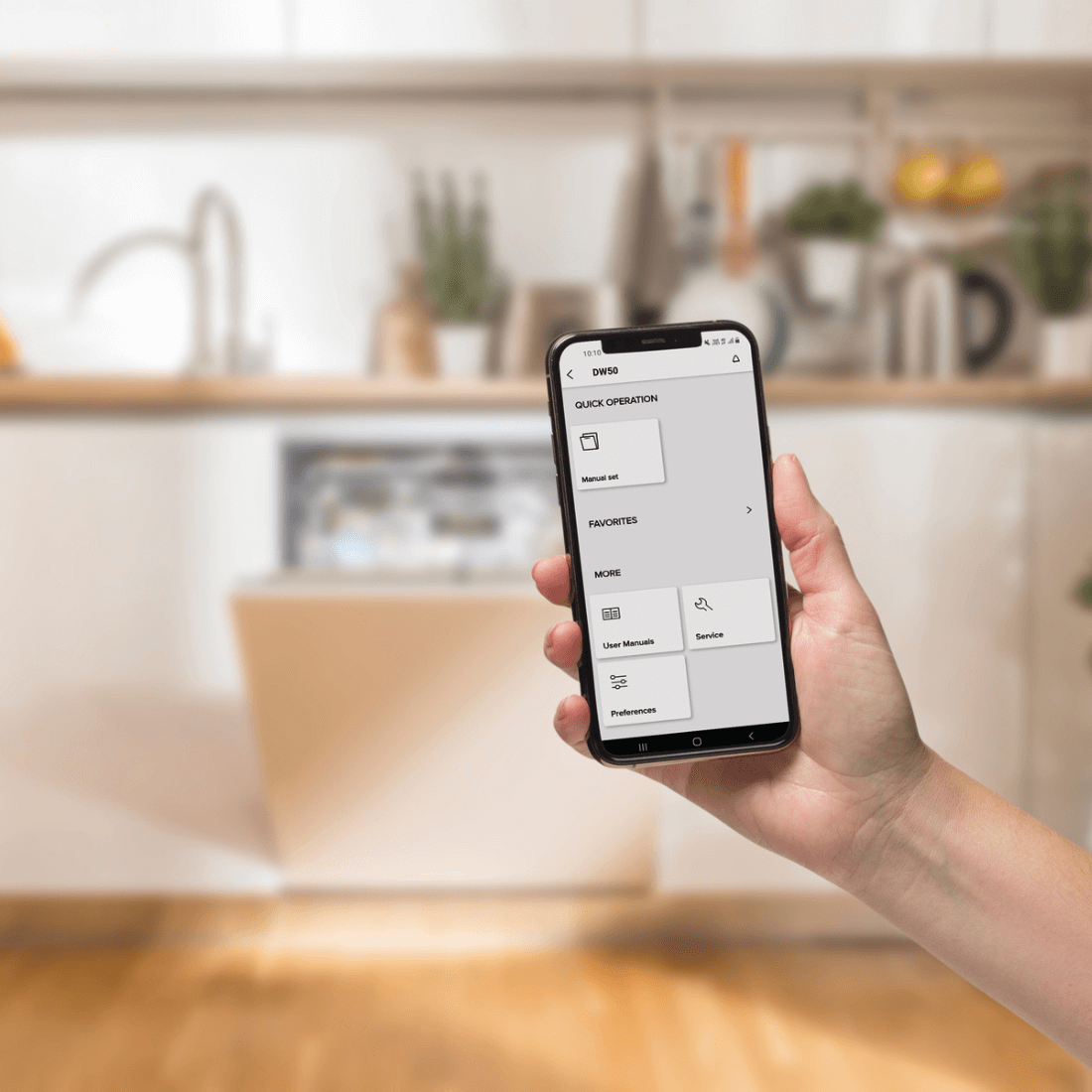 Lava-Louças Gorenje Porta para Revestir 16 Serviços com Wi-fi 60cm mostrando controle por app no celular, porta para revestir embutida e painel interno visível