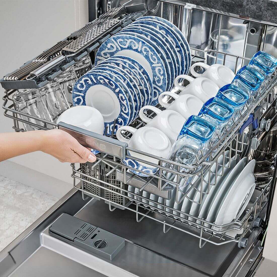 Lava-Louças Tecno Original 14 serviços Inox 60cm - lava louças de embutir com acabamento inox, painel frontal visível e 2 cestos ajustáveis