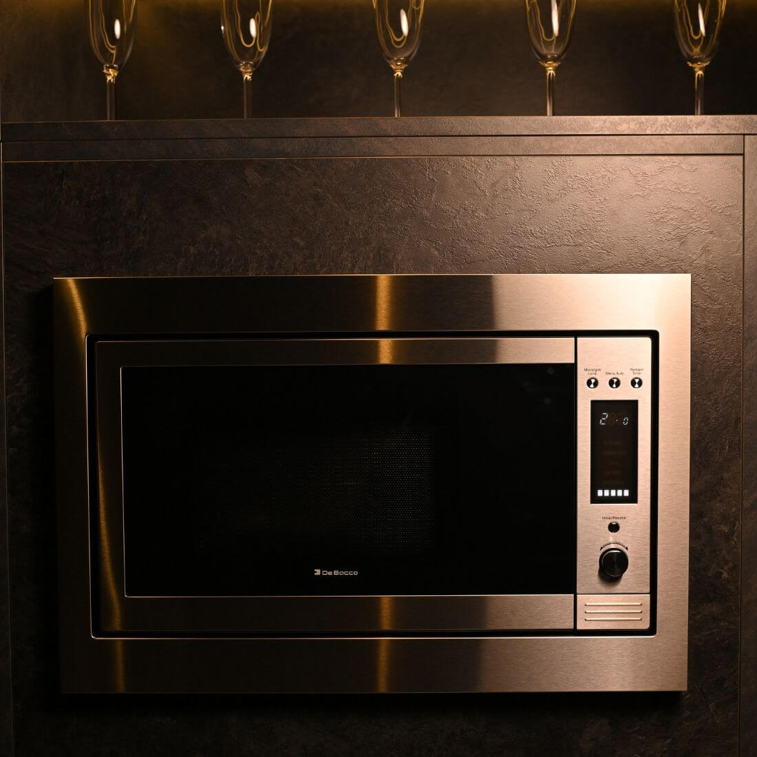 Forno Debacco Combinado com Micro-ondas Zurique 33 Litros Inox 60cm embutido em inox escovado com painel touch digital e porta de vidro