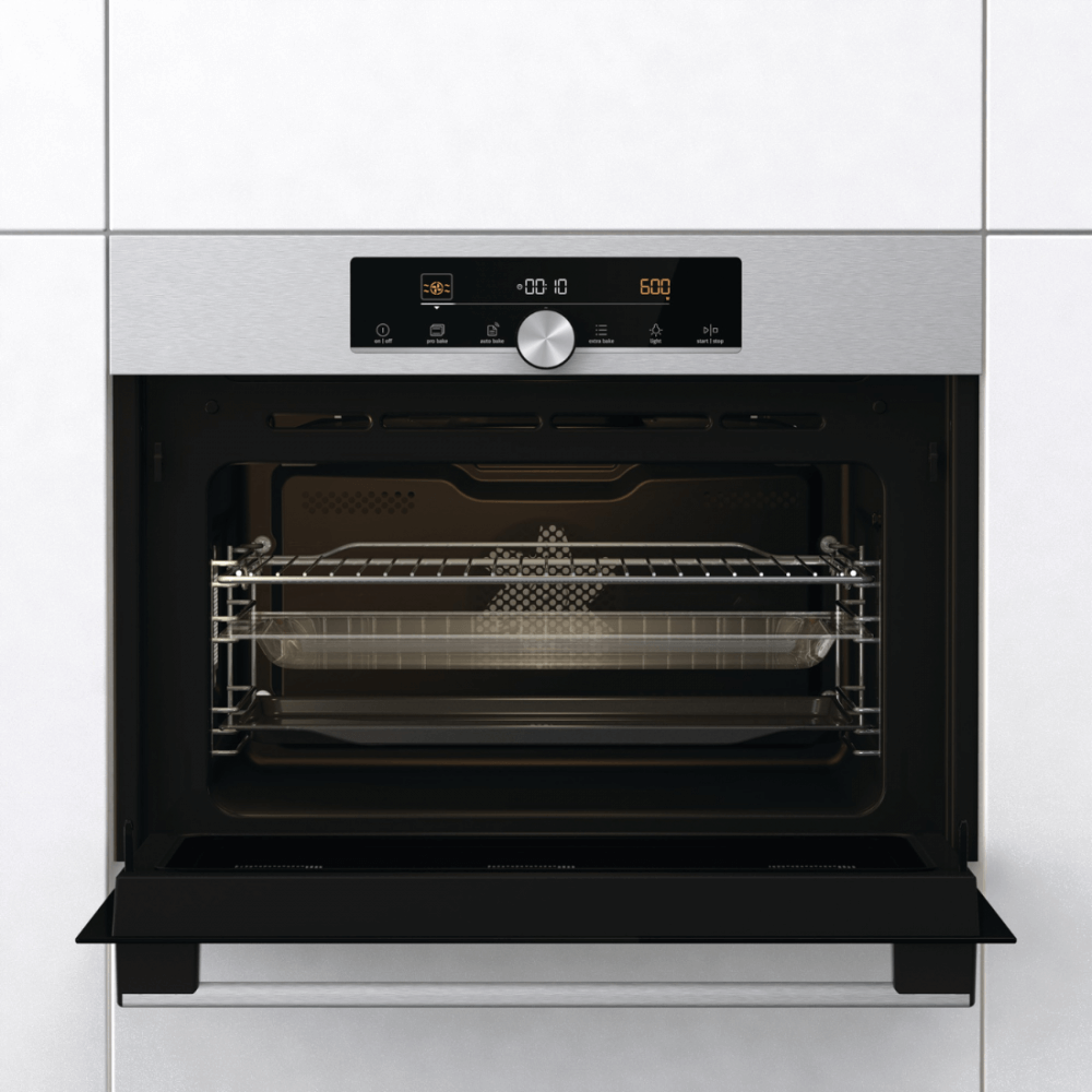 Forno Gorenje Combinado com Micro-ondas 50 Litros Inox 60cm embutido com acabamento inox, porta drop down em vidro e painel digital touch