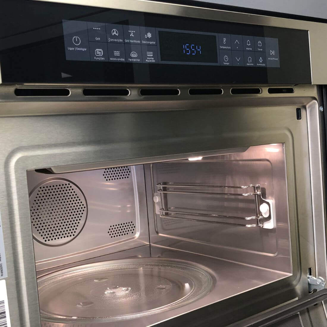 Forno Tecno Vintage Combinado com Micro-ondas 38 Litros Inox 60cm: interior em inox escovado com prato giratório, grelha e painel touch embutido