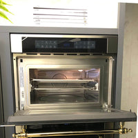 Forno Tecno Vintage Combinado com Micro-ondas 38 Litros Inox 60cm instalado de embutir em inox escovado com painel touch digital e porta de vidro aberta