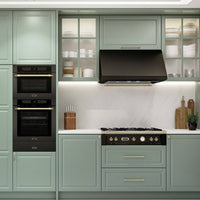 Cozinha moderna com Rangetop Lofra Dolcevita 5 Bocas a Gás Preto 90cm e armários verde pastel.