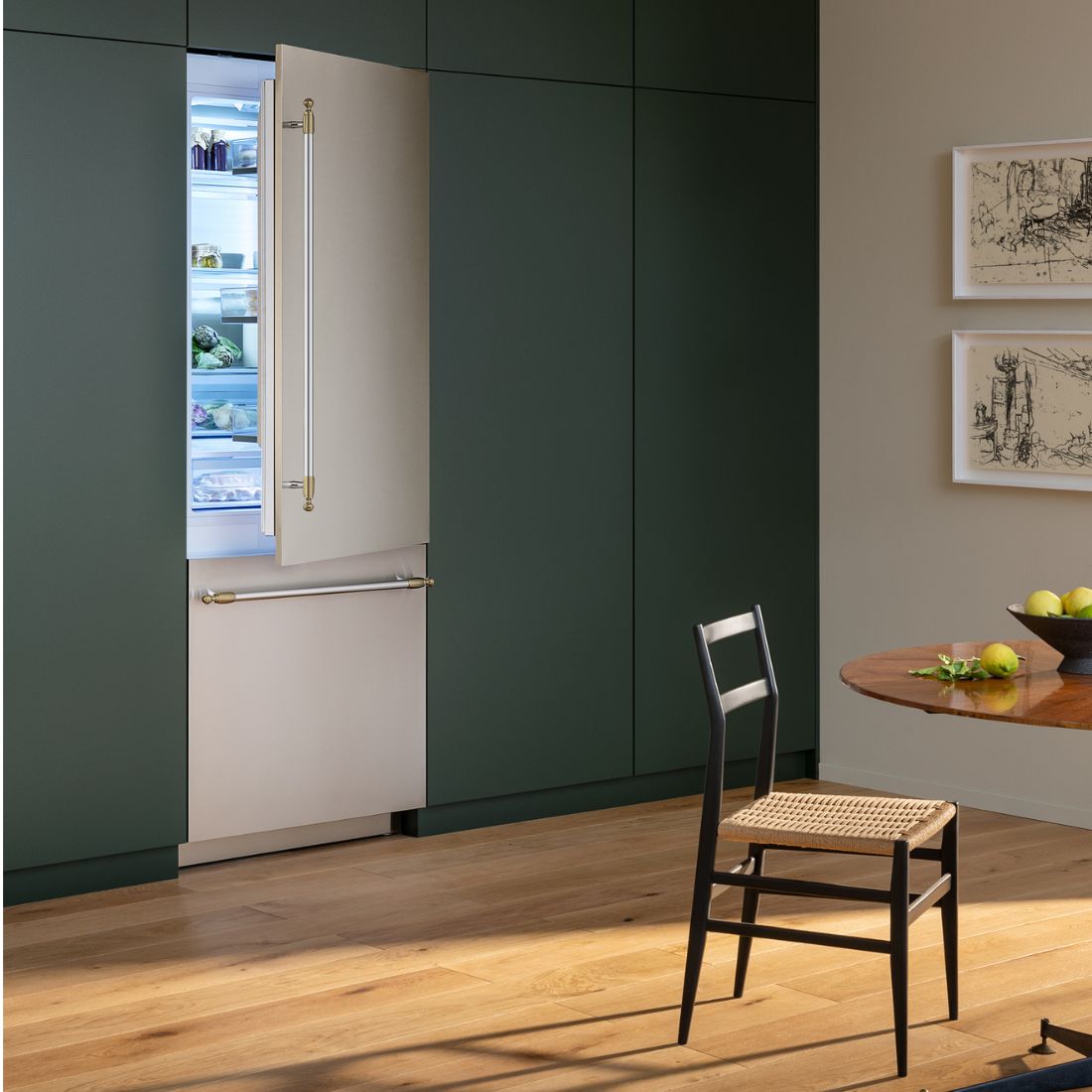 Refrigerador Bertazzoni Heritage 473 Litros 75cm-Abertura Direita: refrigerador de embutir French Door em inox escovado com puxadores retangulares