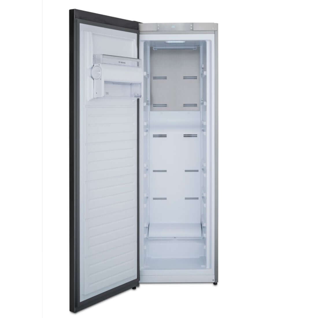 Interior do Freezer Tecno Professional 278 Litros Inox 60cm com prateleiras e iluminação interna.