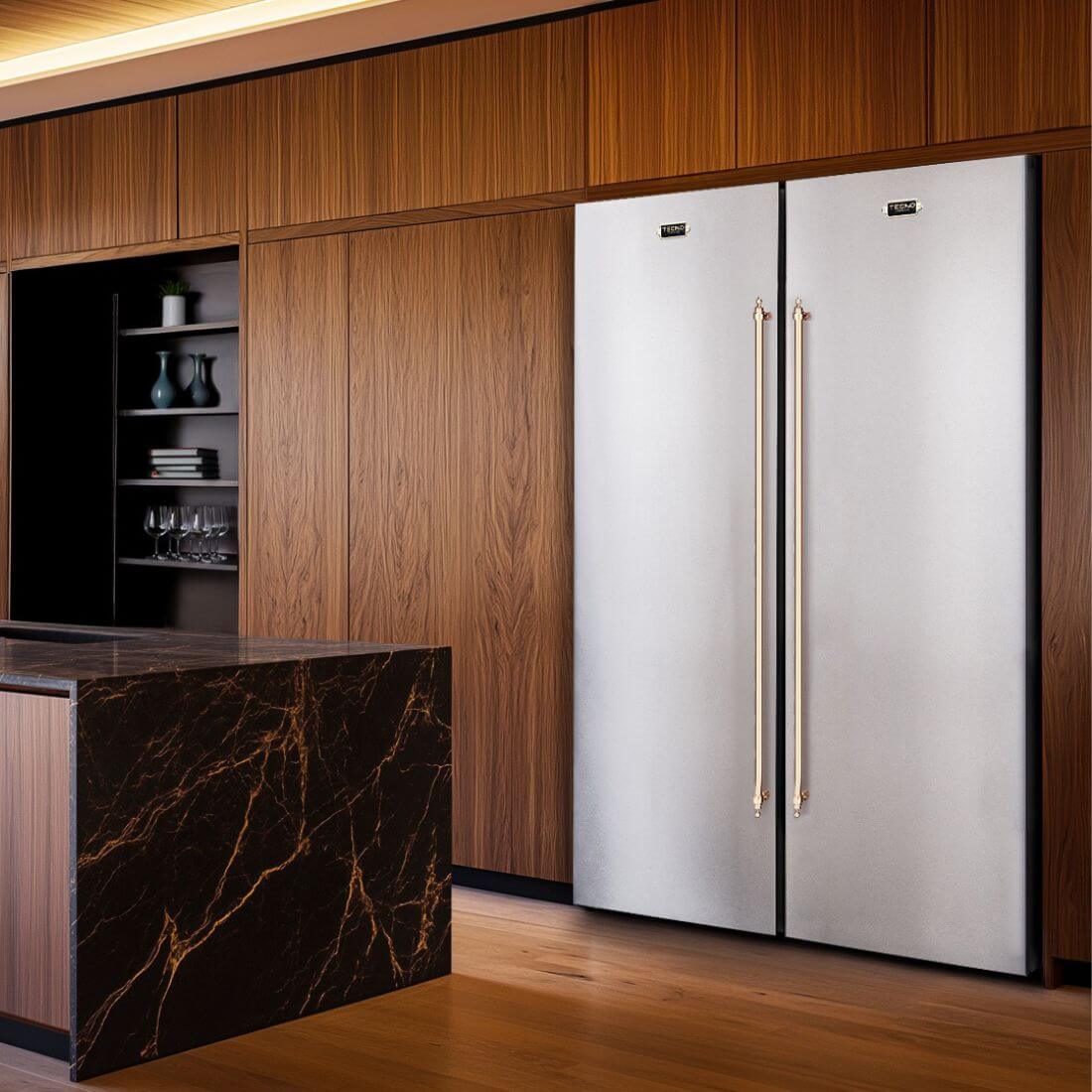 Refrigerador Tecno Vintage Side by Side 658 Litros Inox 122cm, side by side em inox anti-manchas com duas portas e puxadores em latão integrados