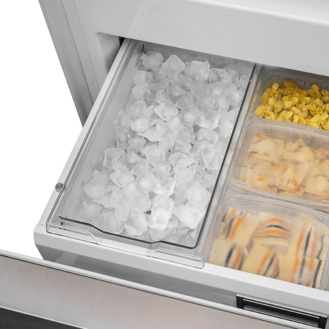 Refrigerador Bertazzoni Heritage 596 Litros 90cm-Abertura Esquerda — refrigerador bottom freezer embutido com máquina de gelo e gavetas em inox 304